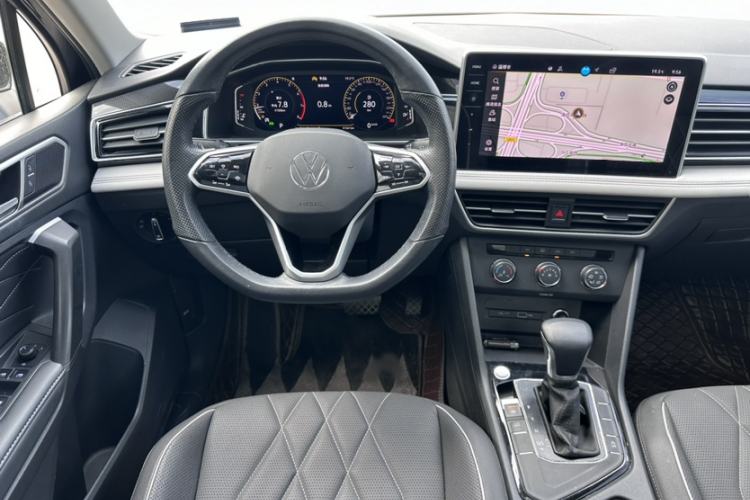 Used Volkswagen Tiguan L 2023 280TSI Automatic Two-Wheel Drive Trendy Innovation Limited Edition Interior 4