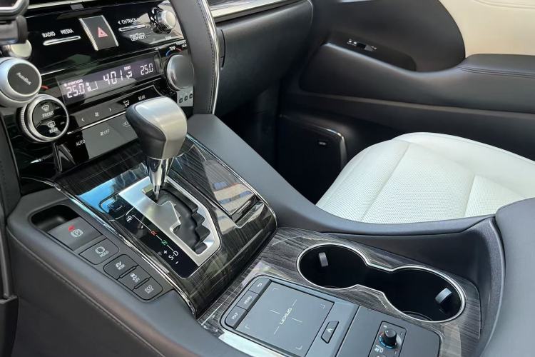 Used Lexus LM 2020 300h Seven-Seat Elegant Edition