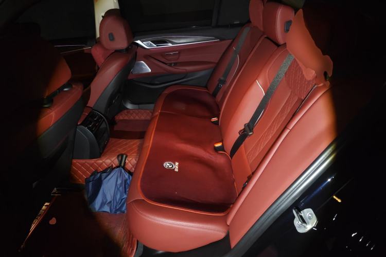 Used BMW 5 Series New Energy 2021 535Le Luxury Package Left Rear Seat