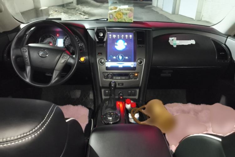 Used Nissan Patrol 2018 4.0L LinkedIn Edition Center Console