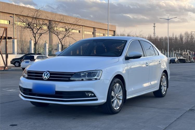 Used Volkswagen Sagitar 2015 1.6L Automatic Fashion Model