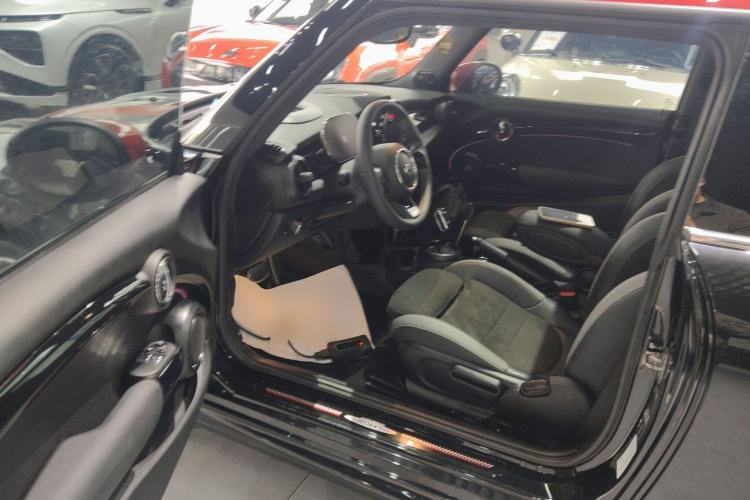 Used MINI JCW 2023 Facelift 2.0T JOHN COOPER WORKS ALL-IN Driver Seat