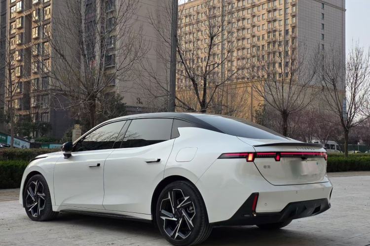 Used Lynk & Co 07 2024 EM-P 126 Long-Range Halo
