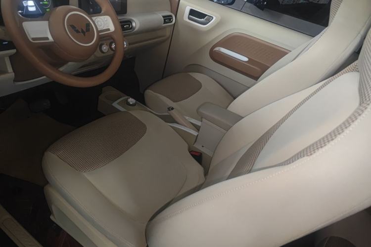 Used Wuling Hongguang MINIEV 2024 3rd Generation 215km Advanced Version Left Front Seat