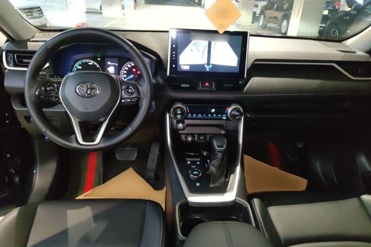 Used Toyota Wildlander 2022 Dual-Motor 2.5L E-CVT 4x4 Luxury PLUS Edition
