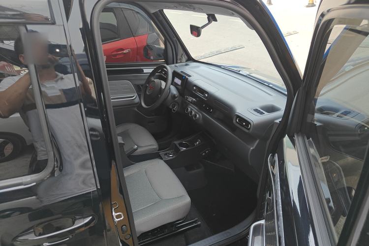 Used Wuling Zhiguang New Energy 2025 Comfort Model Right Front Seat