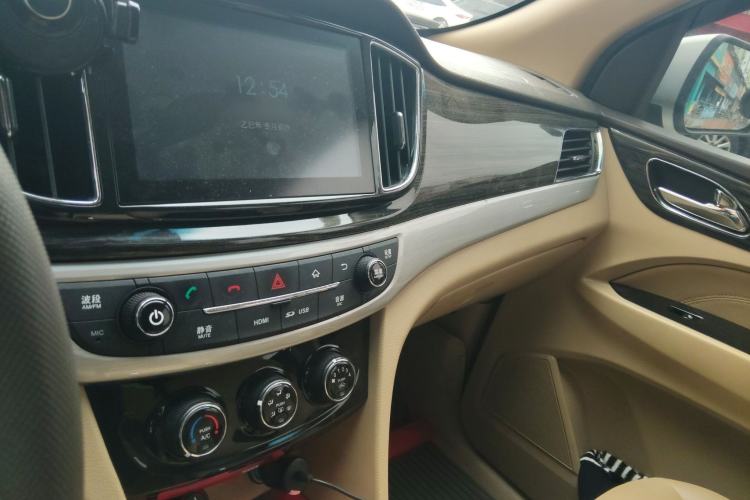 Used Baojun 730 2016 1.5T Manual Comfort Version 7 Seats
