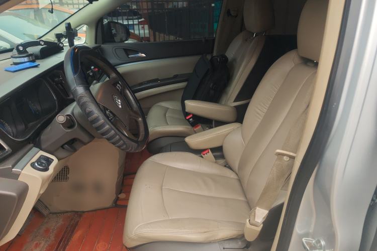 Used Buick GL8 2011 2.4L LT Luxury Business Executive Edition Left Front Seat