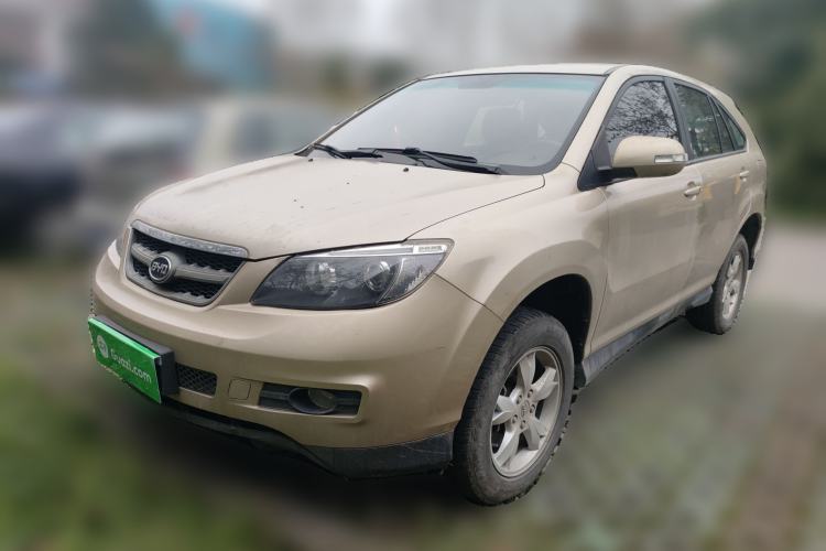 Used BYD S6 2014 2.0L Manual Luxury 5-Seater