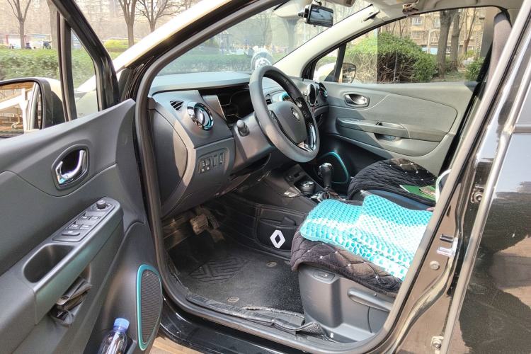 Used Renault Captur 2015 1.2T Automatic Comfort First Edition Driver Seat