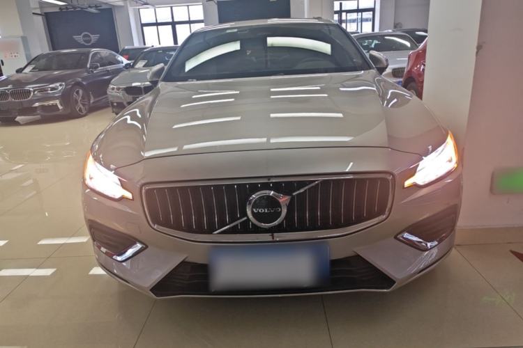 Used Volvo S60 2024 B4 Zhiyi Luxury Edition