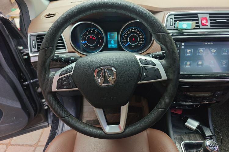Used BAIC Weiwang S50 2016 1.5T Manual Joyful Luxury Edition
