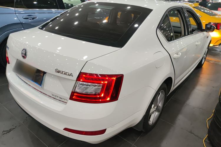 Used Skoda Octavia 2015 1.6L Manual Yijun Edition