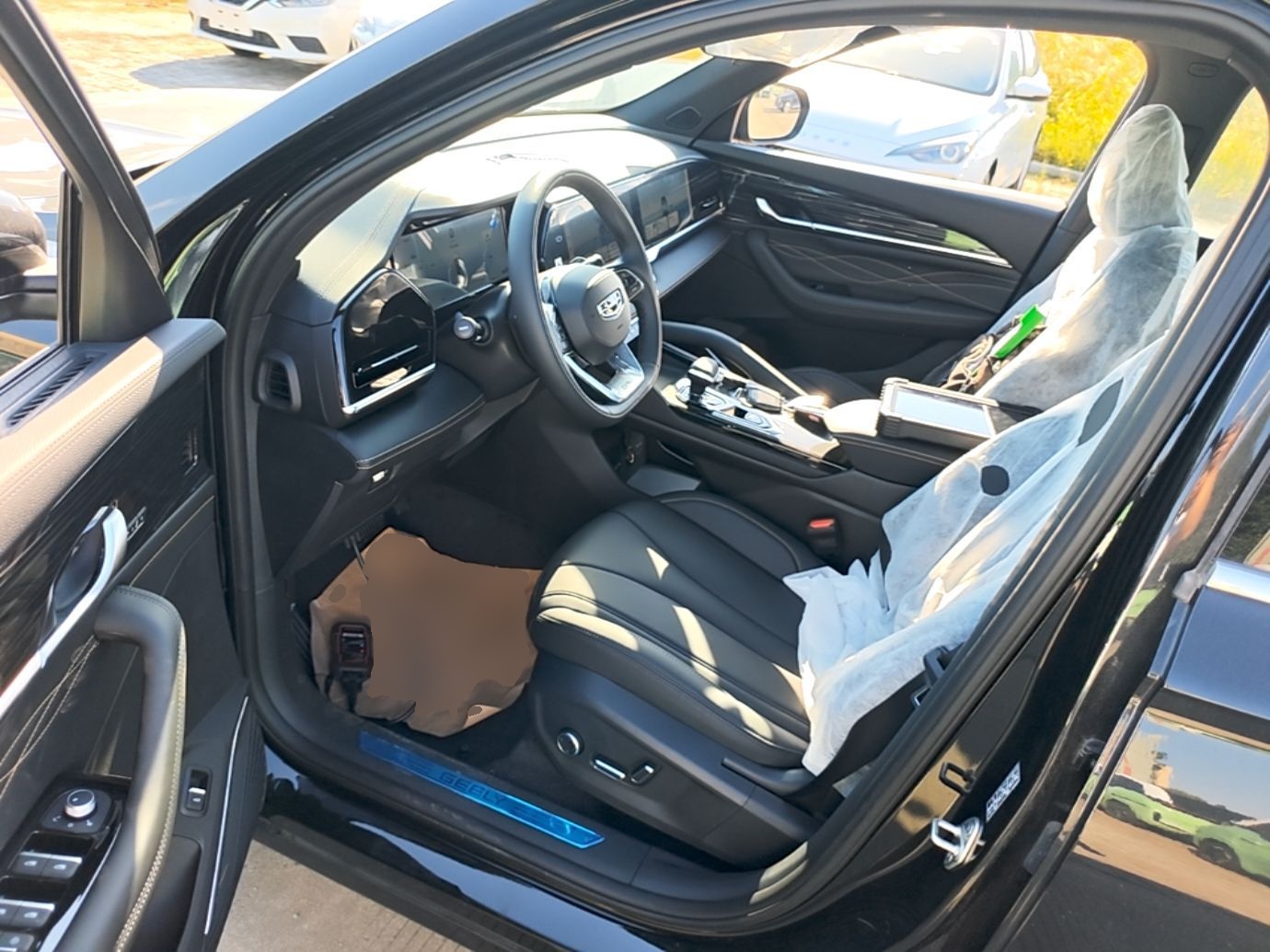 Geely Auto Monjaro L 2024 2.0TD DCT EVO Two-Wheel Drive Long-Range Version — снимка 18
