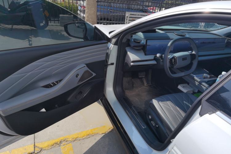 Used Geely Galaxy E8 2025 700 km Long-Range Intelligent Driving Version