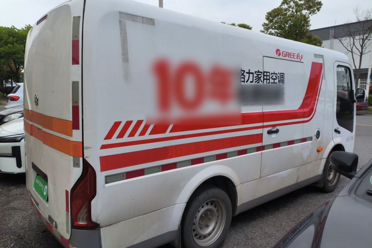 Used Guangtong Auto makeup Logistics Vehicle 2024 3.1T 2-Seater 4.99-Meter All-Electric Closed Cargo Van with 41.86 kWh Rear Right 45 Deg