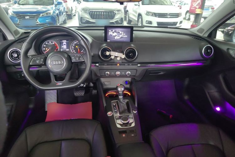 Used Audi A3 2018 30th Anniversary Edition Sportback 35 TFSI Ambition Model Center Console