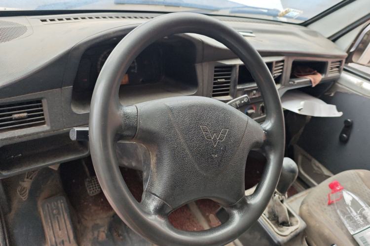 Used Wuling Zhiguang 2015 1.2L Practical LS-I Model
