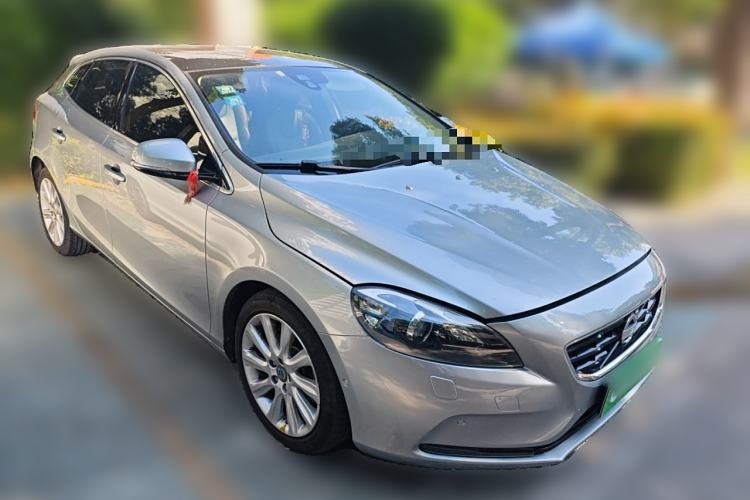 Used Volvo V40 2014 2.0T Zhiya Edition

