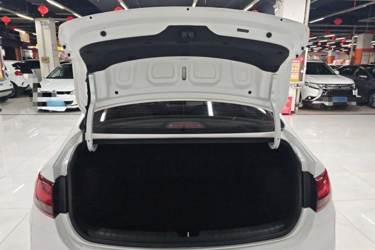 Used Hyundai Celesta 2018 1.6L Automatic GL Enjoyment Edition China VI compliant