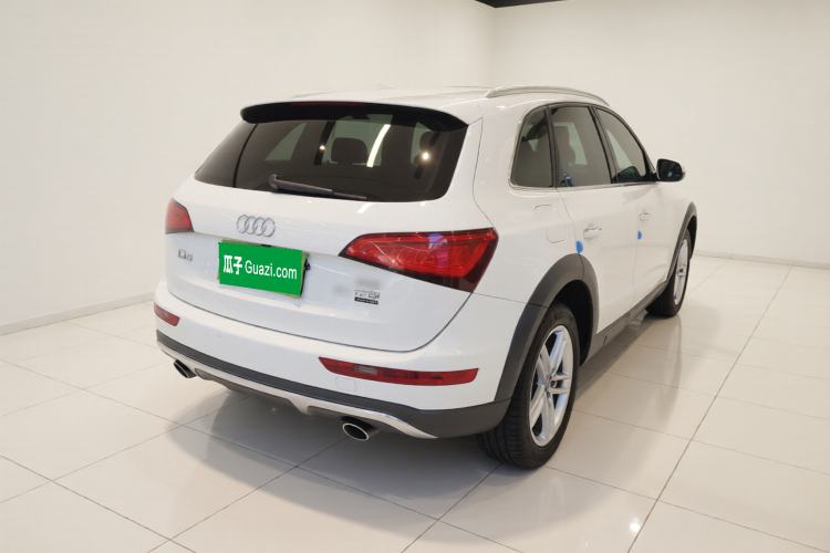 Used Audi Q5 2018 Collector's Edition 40 TFSI Technology Model Rear Right 45 Deg