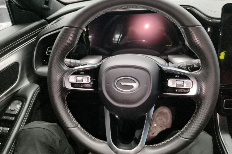 Used GAC Trumpchi GS8 2022 Linghang Series 2.0 TGDI Two-Wheel-Drive Luxury Smart Connectivity Version (7 Seats) Steering Wheel