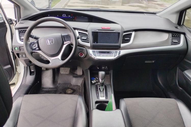 Used Honda Jade 2014 1.8L Automatic Comfort Elite Version 5 Seats Center Console