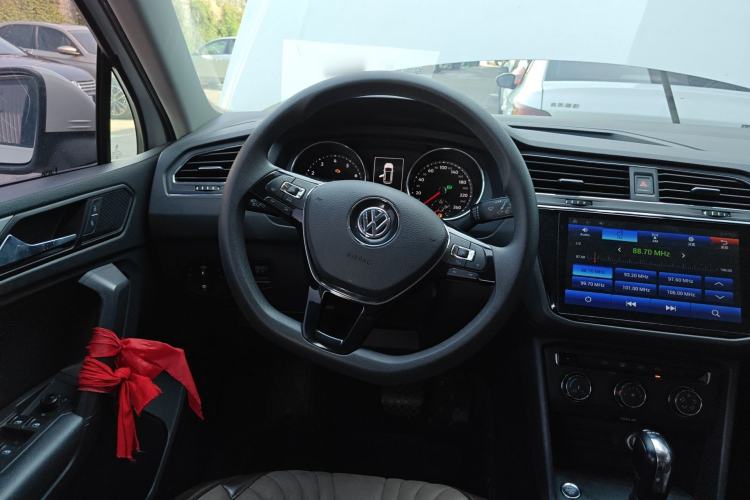 Used Volkswagen Tiguan L 2018 330TSI Automatic Two-Wheel Drive Luxury Edition Steering Wheel