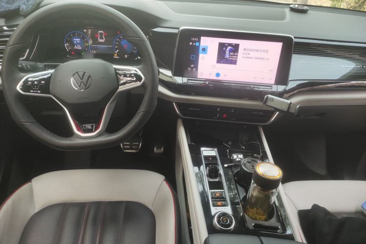 Used Volkswagen Teramont X 2023 380TSI Four-Wheel Drive Prestige Flagship Edition Center Console