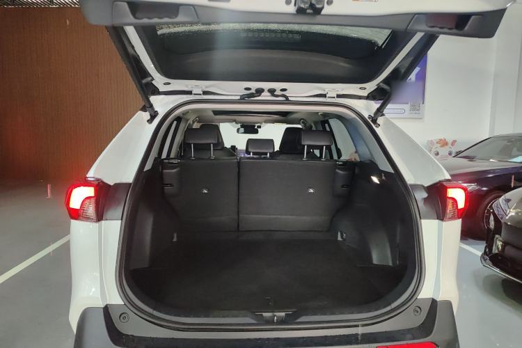 Used Toyota RAV4 2024 2.0L CVT Two-Wheel Drive Fashion Plus Edition Trunk