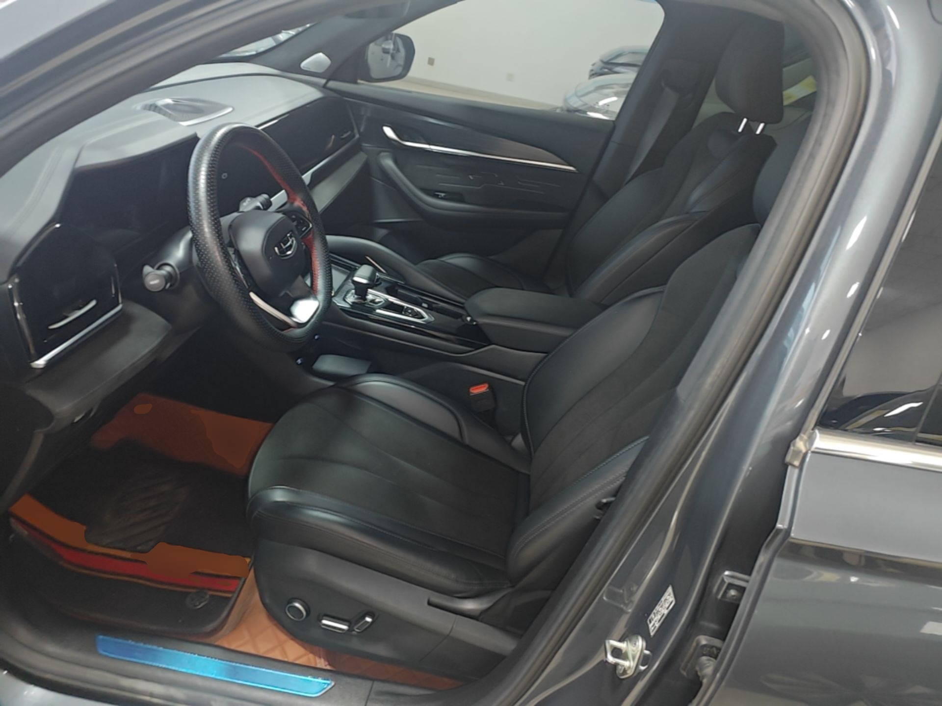 Geely Auto Monjaro L 2024 2.0TD High-Power Automatic Two-Wheel Drive Skyline Edition — снимка 17