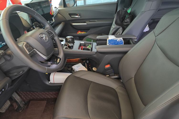 Used Toyota SIENNA 2021 2.5L Hybrid Ultimate Edition Left Front Seat