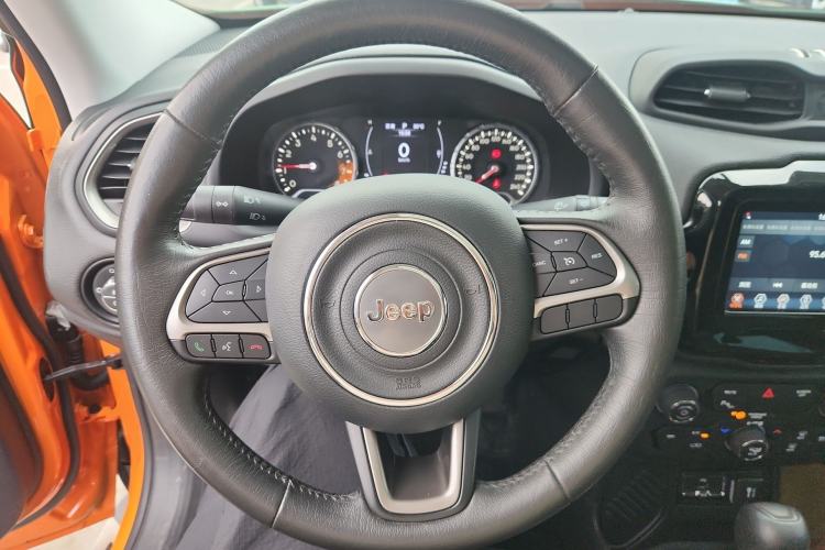 Used Jeep Renegade 2019 220T Automatic Elite Edition Steering Wheel