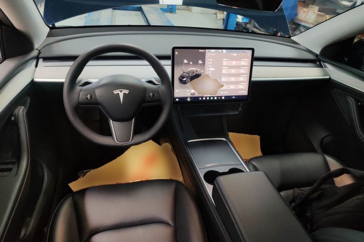 Used Tesla Model Y 2023 Long-Range All-Wheel-Drive Version
