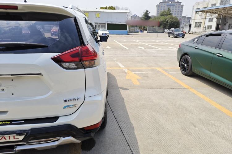 Used Nissan X-Trail 2017 2.0L CVT Comfort Edition 2WD Right Rear Taillight