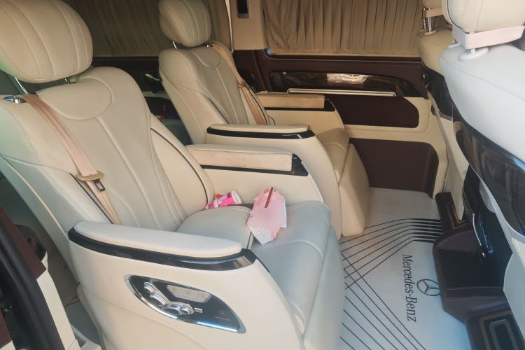 Used Mercedes-Benz Vito 2021 2.0T Elite Version 7 Seats Left Rear Seat