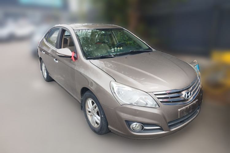 Used Hyundai Celesta 2011 1.6L Manual Luxury Model Front Right 45 Deg
