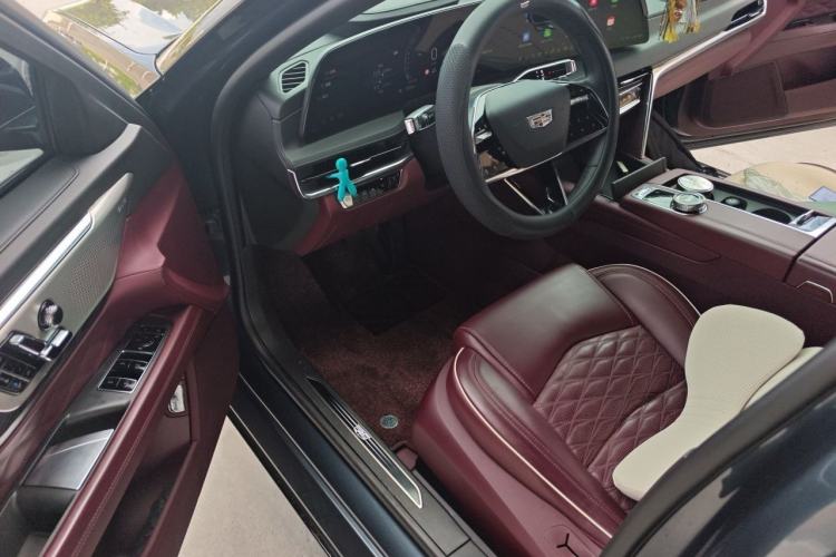 Used Cadillac CT6 2023 28T Platinum Edition Driver Seat