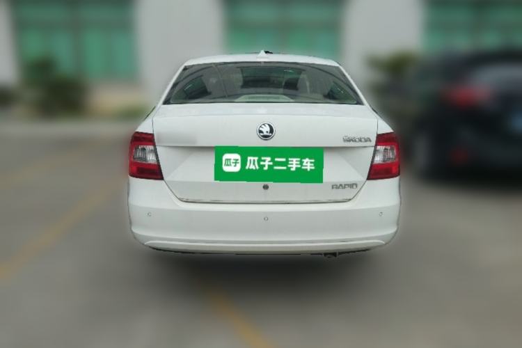 Used Skoda Rapid 2015 1.6L Automatic Smart Selection Model
