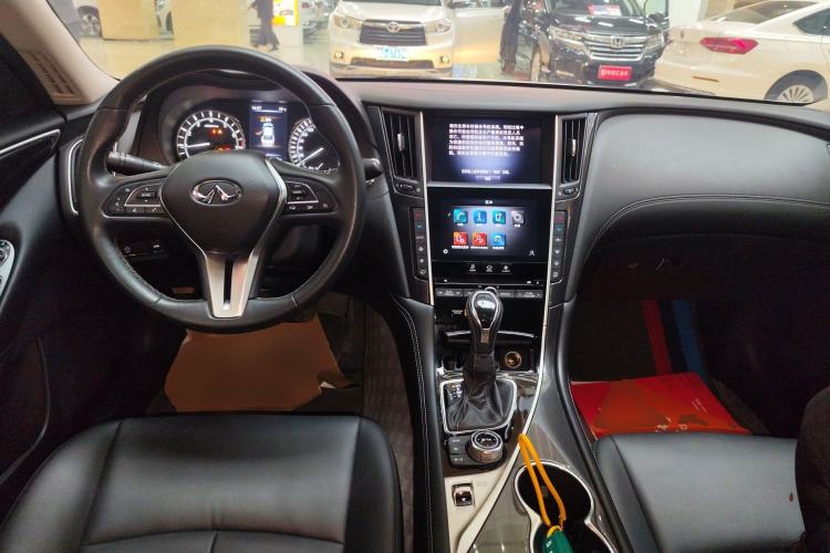 Used Infiniti Q50L 2021 2.0T Comfort Edition Center Console