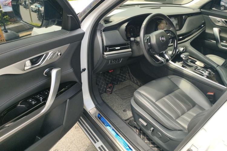 Used CHANGAN CS95 2019 2.0T Four-Wheel Drive Luxury Version Driver Seat