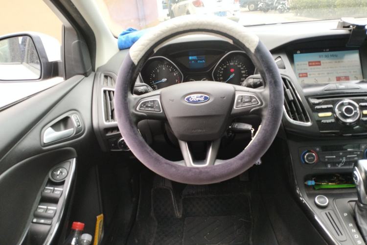 Used Ford Focus 2017 Sedan 1.6L Automatic Fashion Edition Smart Drive Version

