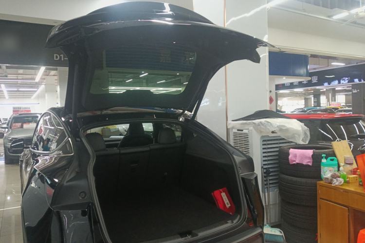 Used Tesla Model Y 2026 Facelifted Long-Range Rear-Drive Model Trunk