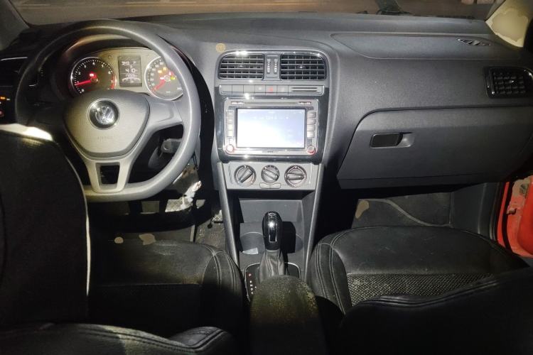 Used Volkswagen Polo 2014 1.6L Automatic Comfort Edition Center Console