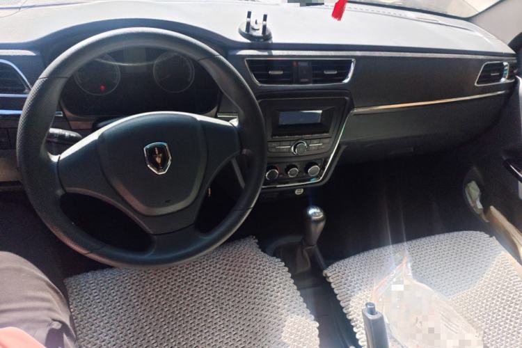 Used Jinbei Hiace X30 2021 1.5L Comfort Plus Central Air-Conditioned Van China VI Standard SWC15M Center Console