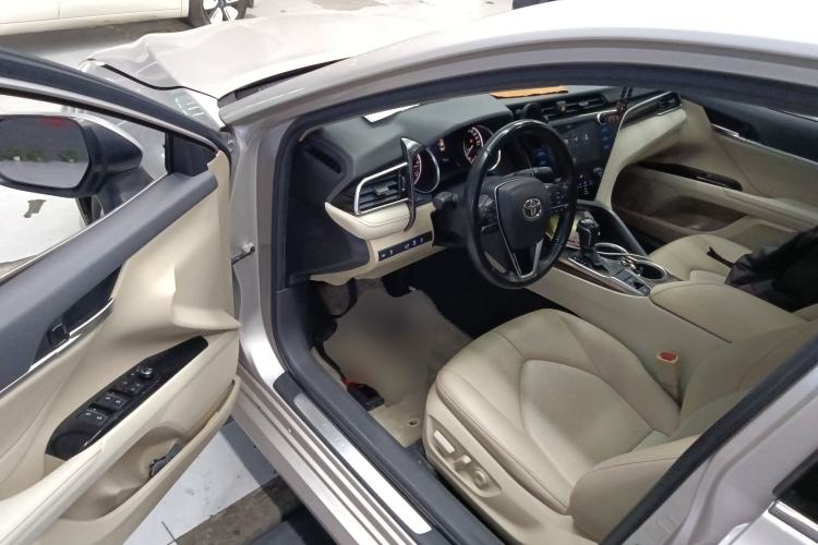 Used Toyota Camry 2019 Revised Version 2.0G Luxury Edition
