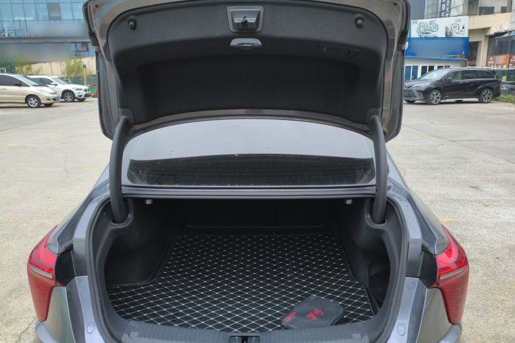 Used Hongqi H5 2023 2.0T Automatic Smart Connect Flagship Edition Trunk