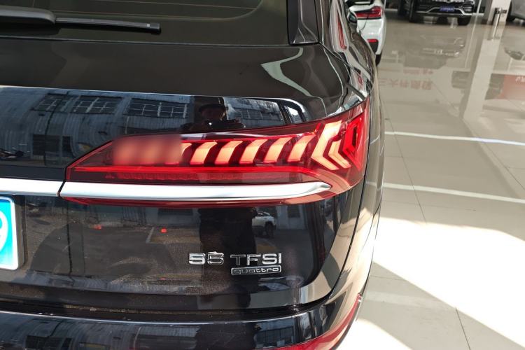 Used Audi Q7 2020 55 TFSI quattro S line sports model
