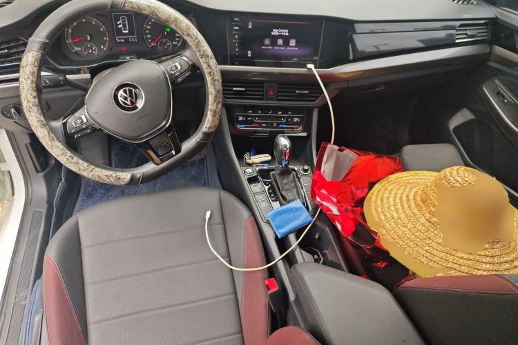 Used Volkswagen Bora 2021 1.5L Automatic Elite Smart Connect Edition Center Console