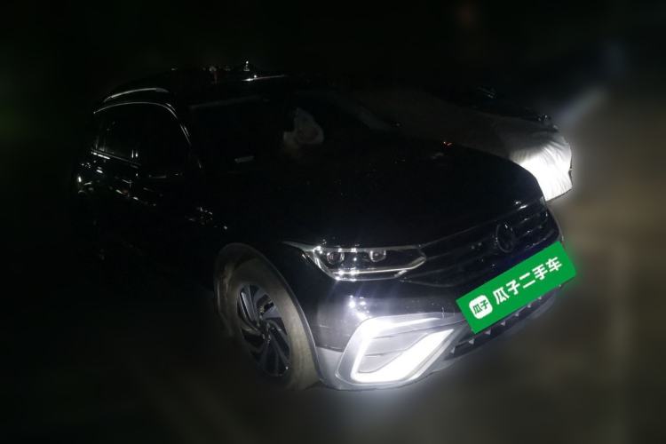 Used Volkswagen Tiguan L 2021 330TSI Automatic Two-Wheel Drive Smart Edition Front Right 45 Deg